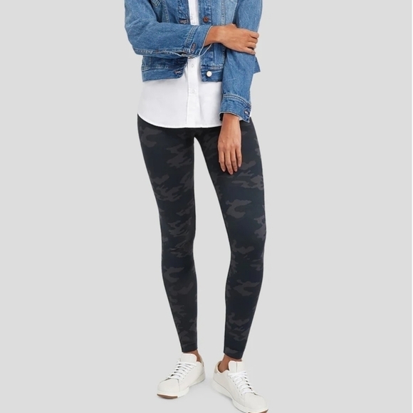 Spanx Black Camo Seamless Shaping Leggings - Picture 1 of 9